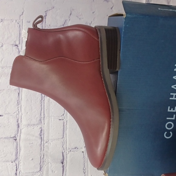 Cole Haan River Chelsea Bootie NIB - Picture 4 of 9